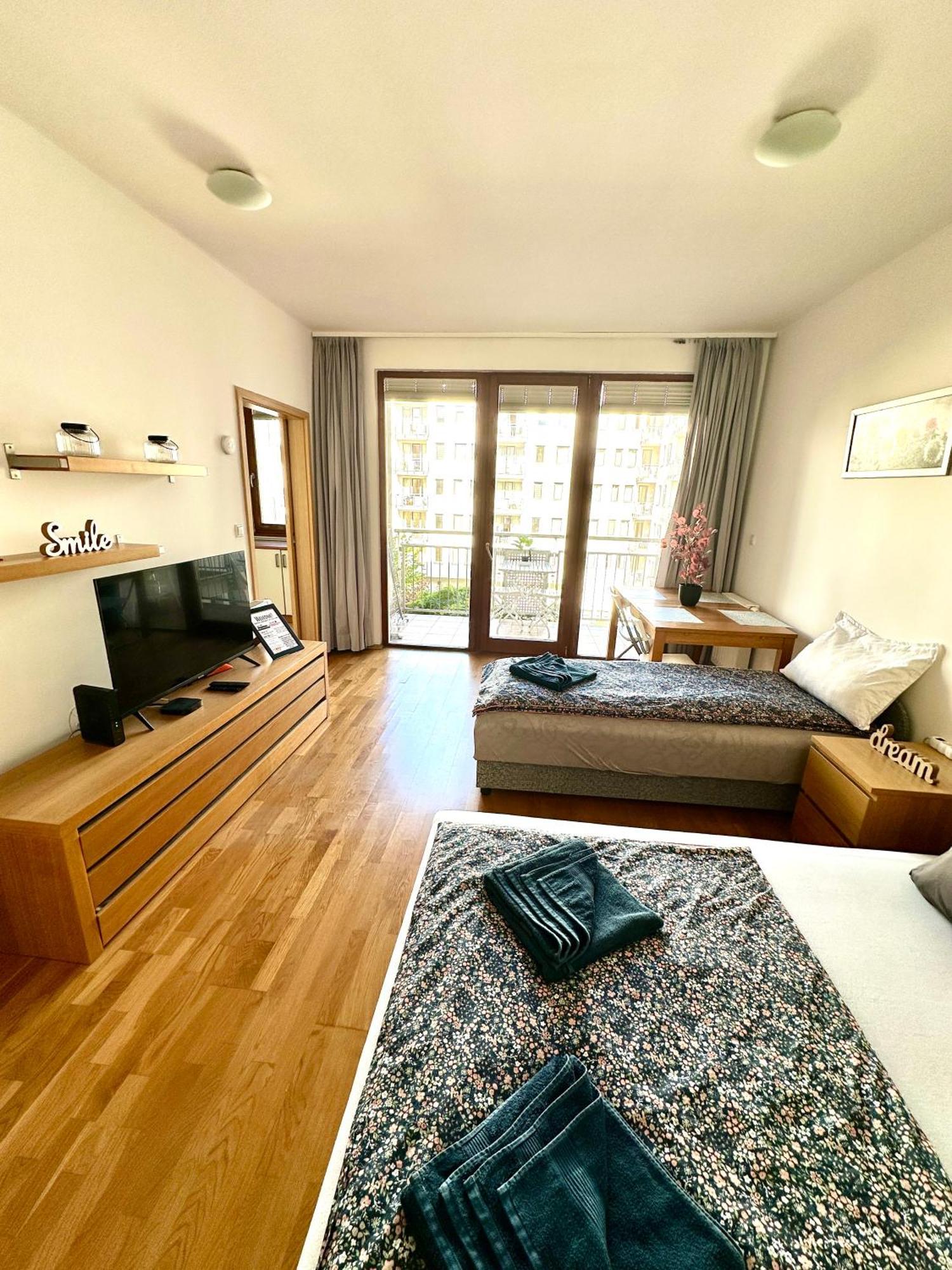 Central Apartment With Balcony Βουδαπέστη Εξωτερικό φωτογραφία