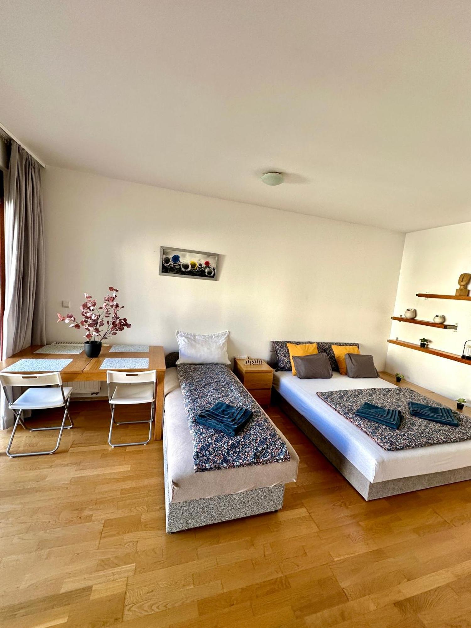Central Apartment With Balcony Βουδαπέστη Εξωτερικό φωτογραφία